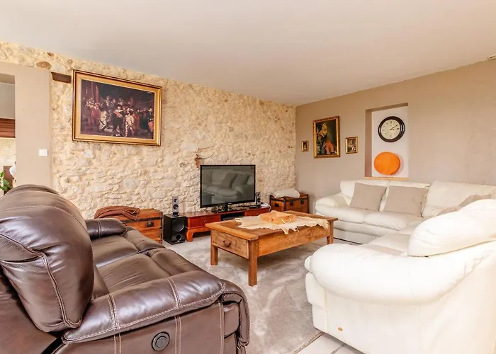 Larmes - Spacieuse - Piscine - Puybegon