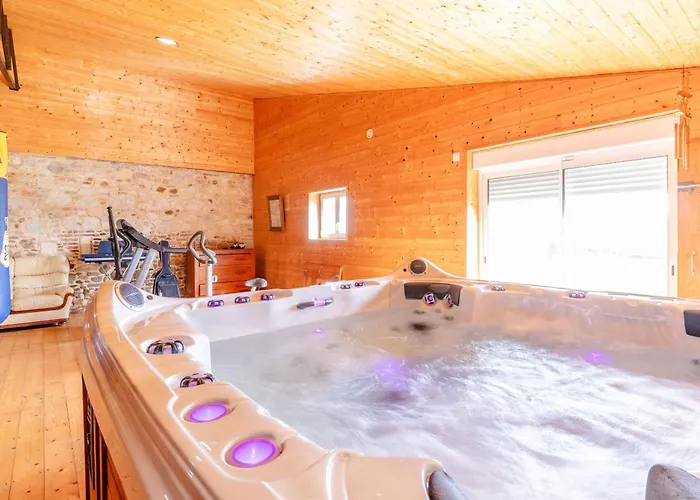 Larmes - Spacieuse - Piscine - *