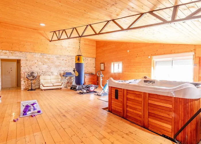 Larmes - Spacieuse - Piscine - 빌라 *