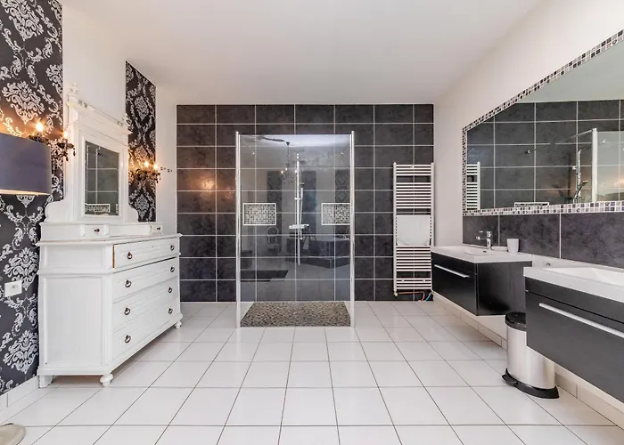 Larmes - Spacieuse - Piscine - Puybegon