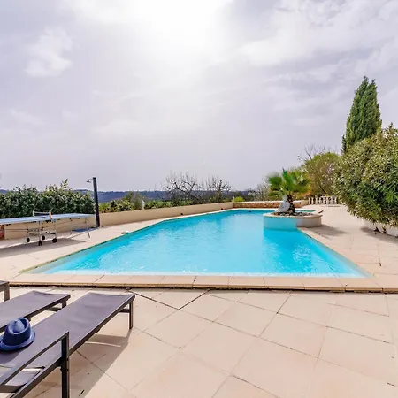 Larmes - Spacieuse - Piscine -