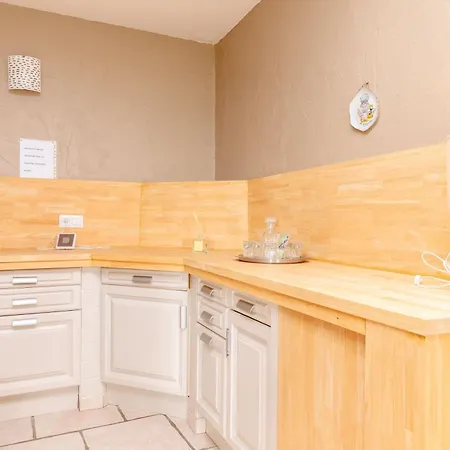 Larmes - Spacieuse - Piscine - *