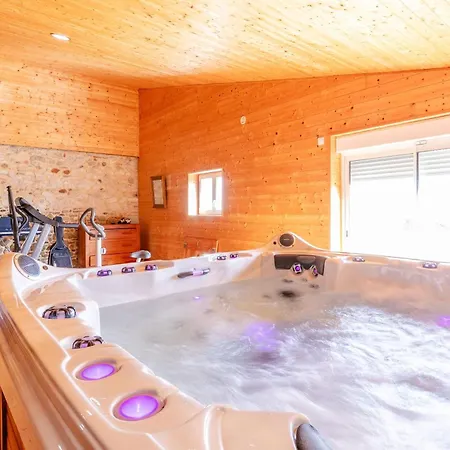 Larmes - Spacieuse - Piscine - *