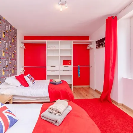 Larmes - Spacieuse - Piscine -