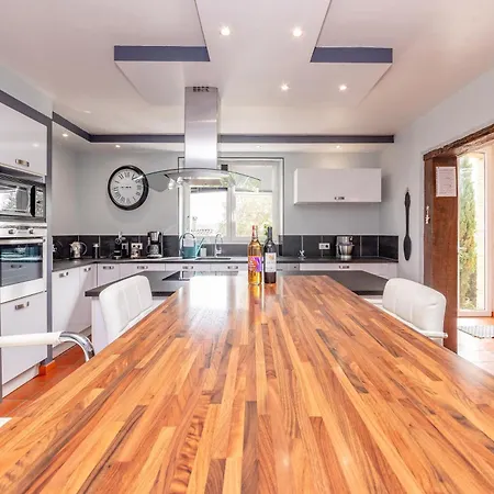 Villa Larmes - Spacieuse - Piscine -