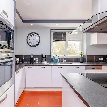 Larmes - Spacieuse - Piscine - Villa