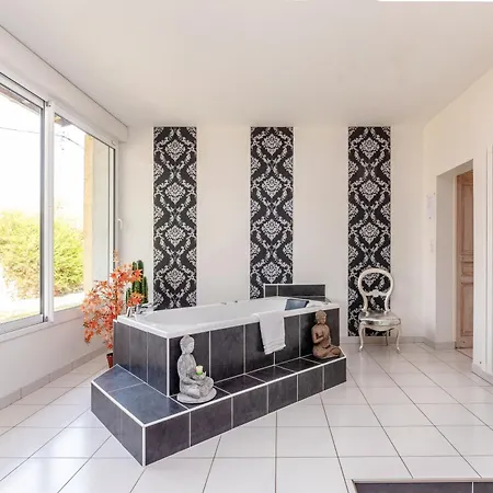 Larmes - Piscine&spa à Villa *