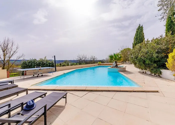 Larmes - Spacieuse - Piscine -