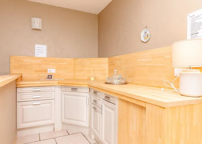 Larmes - Spacieuse - Piscine - *