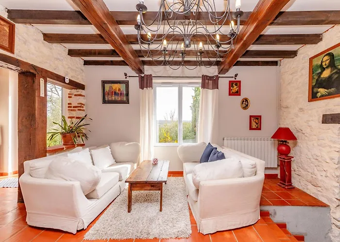 Villa Larmes - Spacieuse - Piscine - *